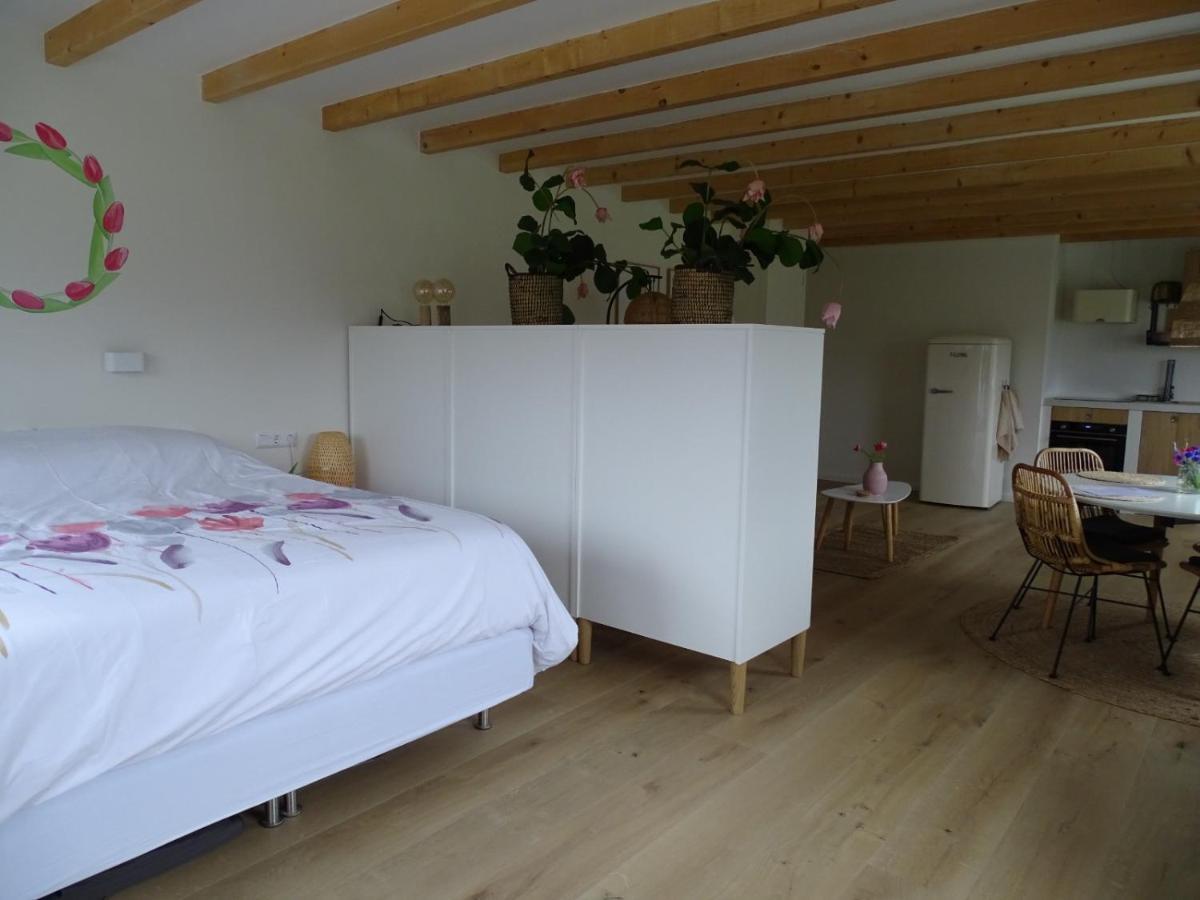 Op de Boerderie Bed and Breakfast Noordgouwe Buitenkant foto